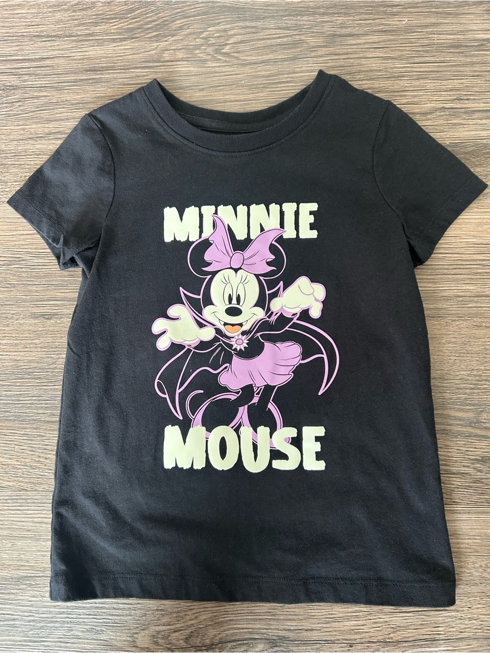 3/$12 Disney Minnie Mouse Vampire Glow Tee Girls Size 6